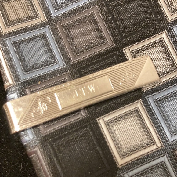 Shields Silver Tone Monogramed Tie Clip - Picture 2 of 4